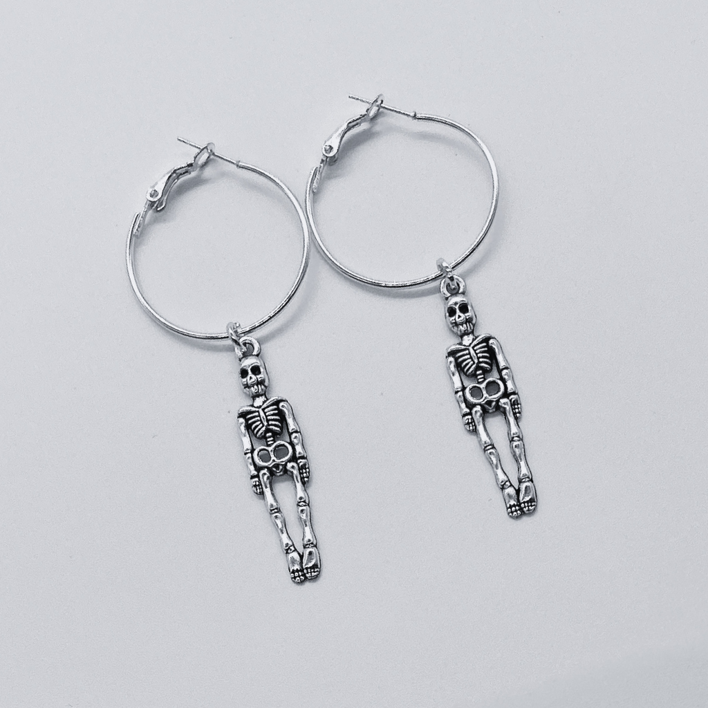 Silberne Creolen mit Anhänger | Shop Nory
