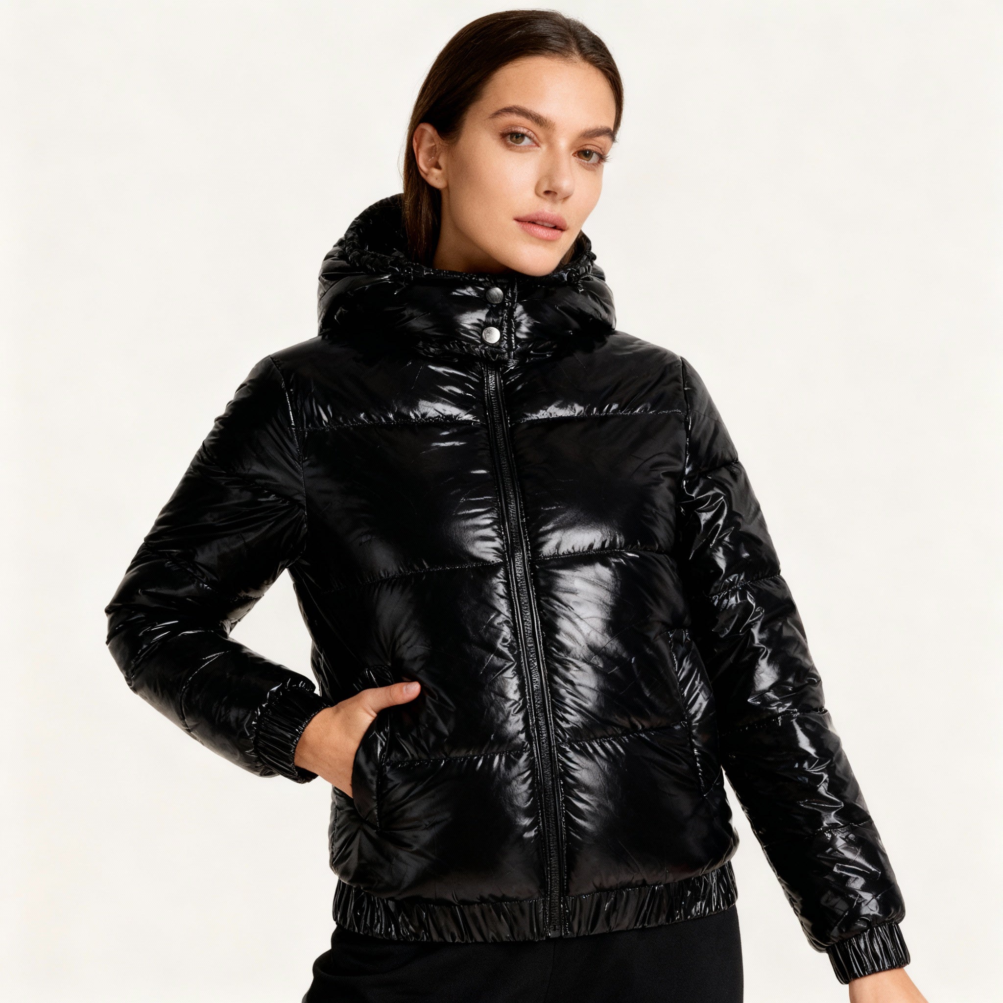 Damen glänzende Winterjacke mit Kapuze – Wasserabweisend & Wärmeisoliert – ShopNory