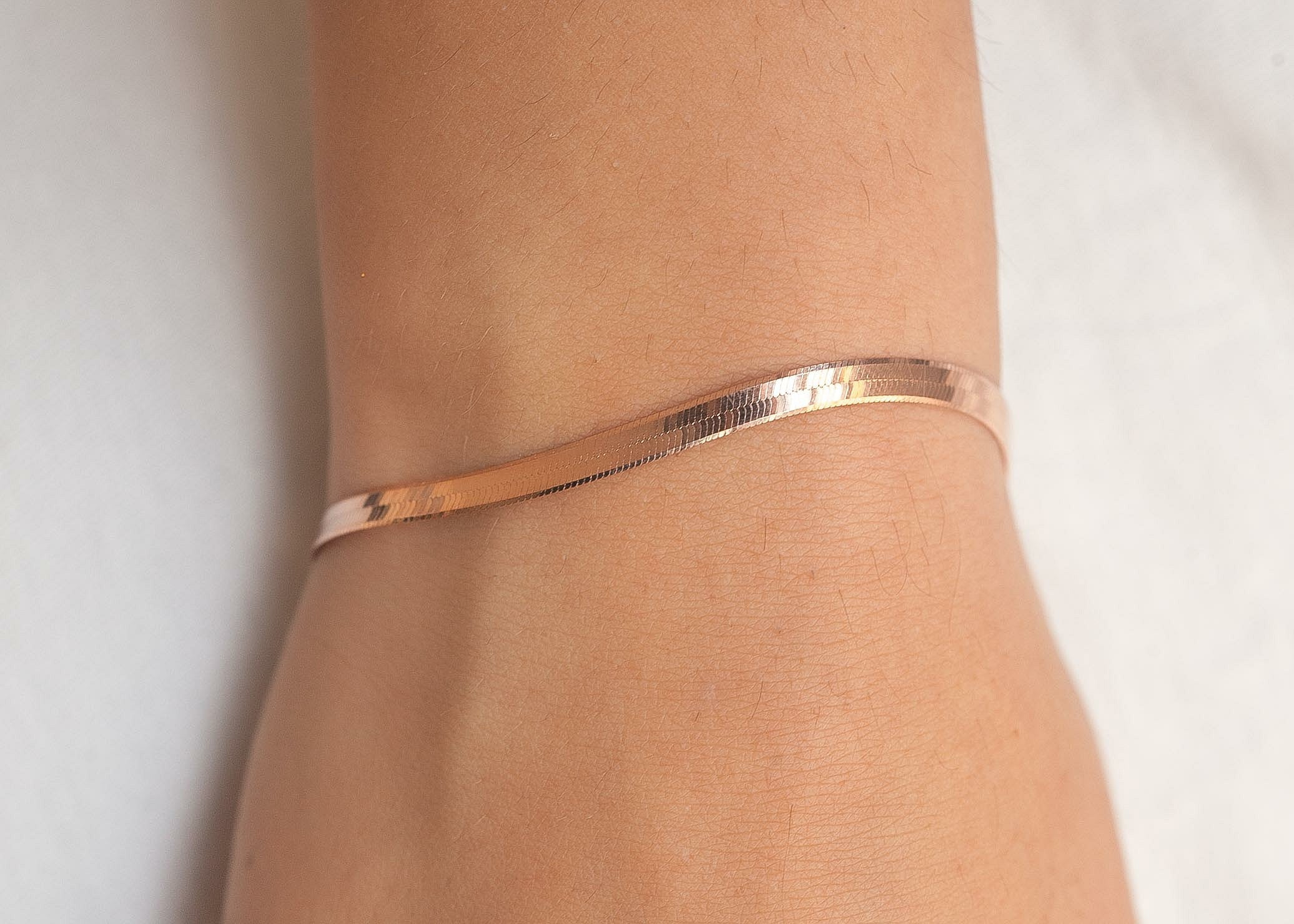 Flaches Schlangenarmband - Rosé vergoldet | Shop Nory