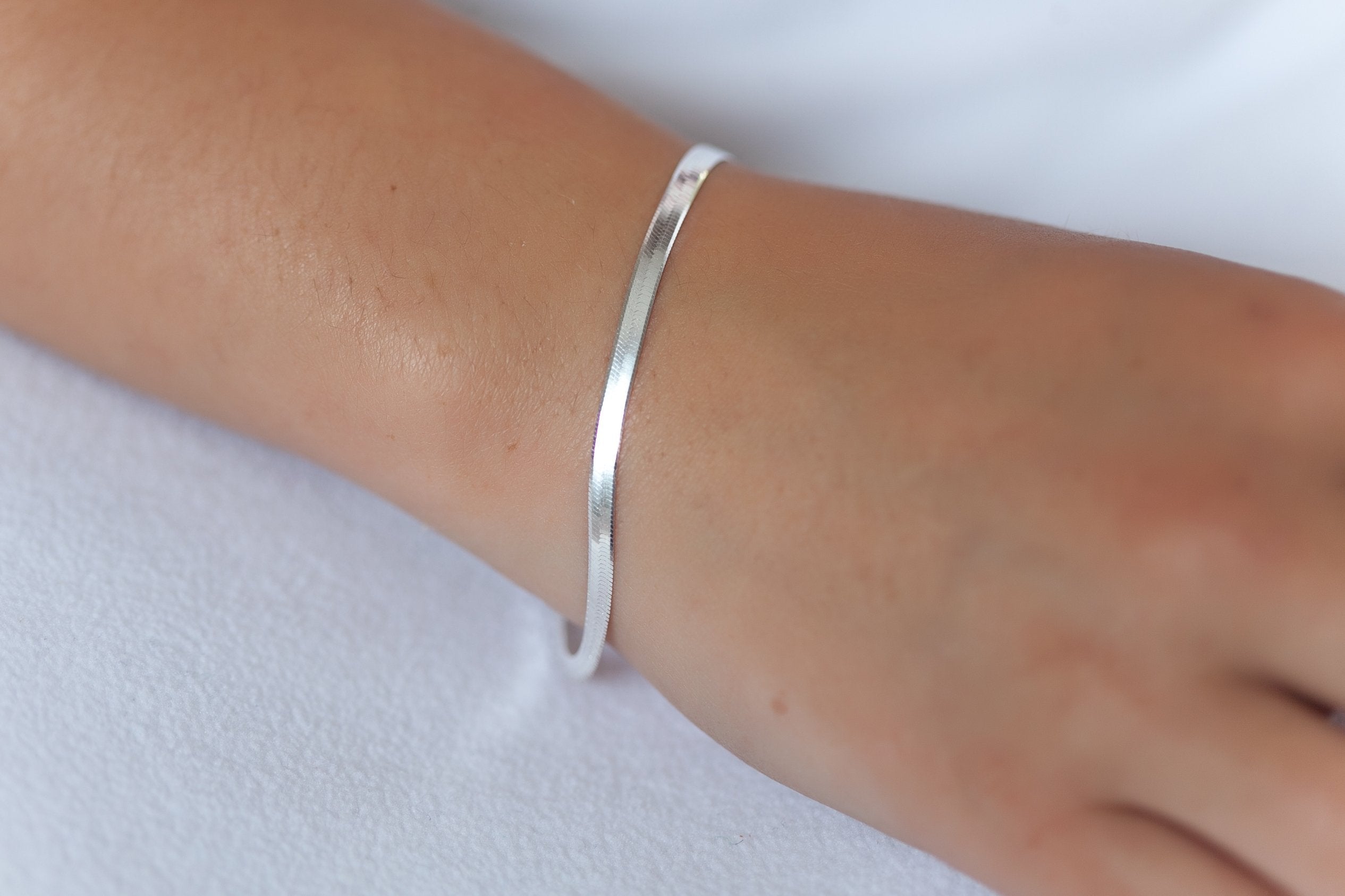 Flaches Schlangenarmband aus Silber | Shop Nory