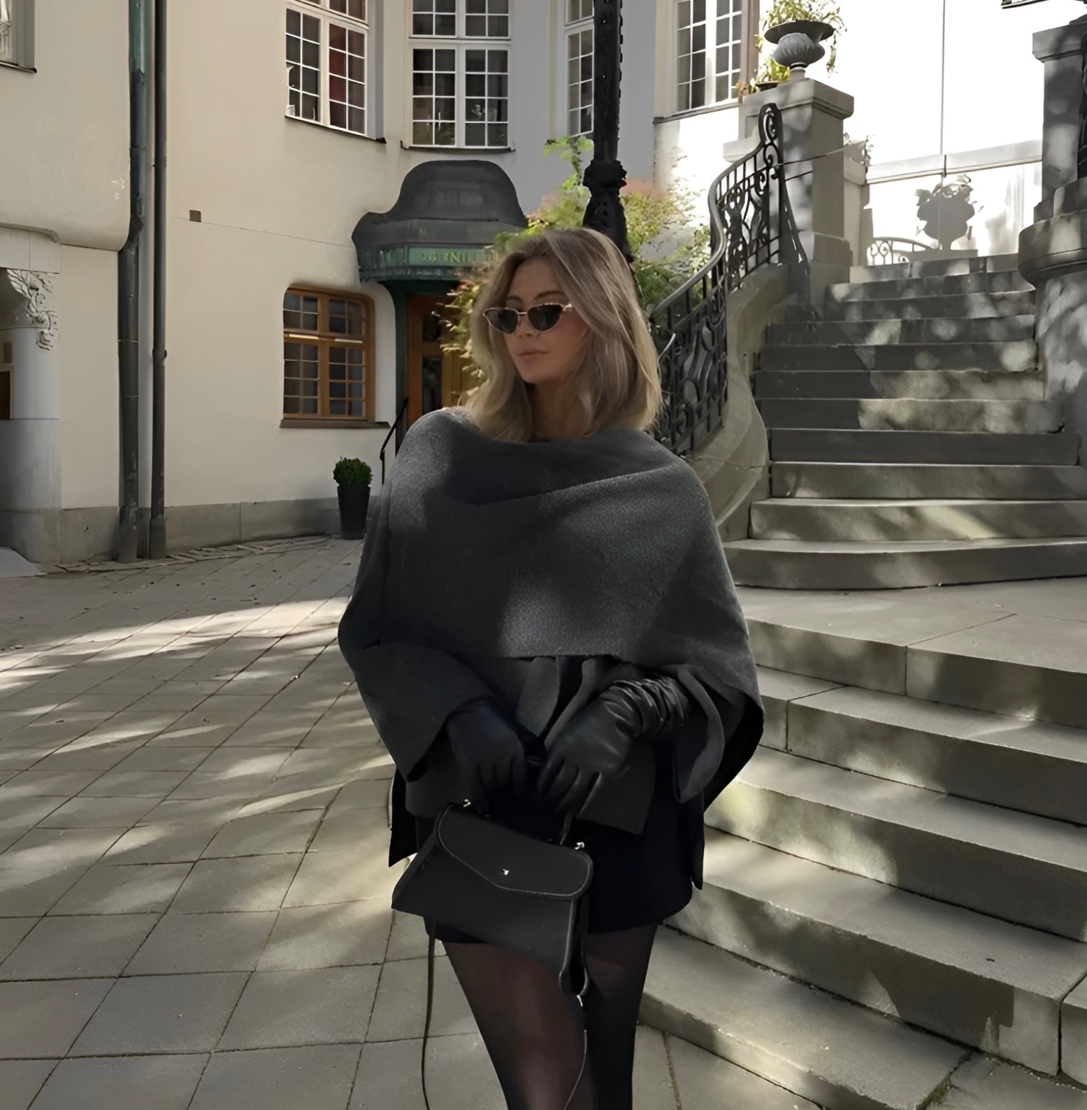 R&B | Viral Cape Mantel