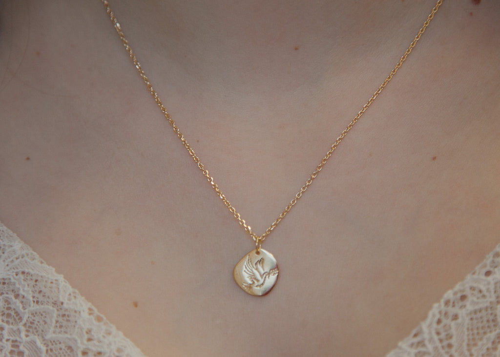 Friedens-Tauben Halskette – Vergoldet | Symbol der Harmonie & Eleganz | Shop Nory