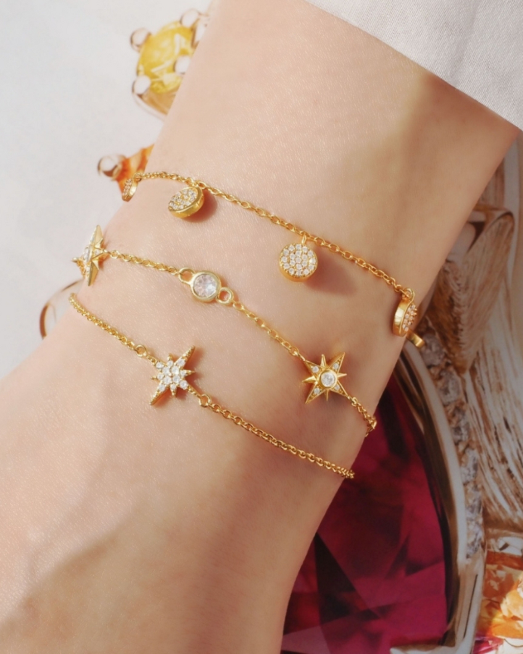 Himmlische Starburst Kristall Gold Charm Armband | Shop Nory