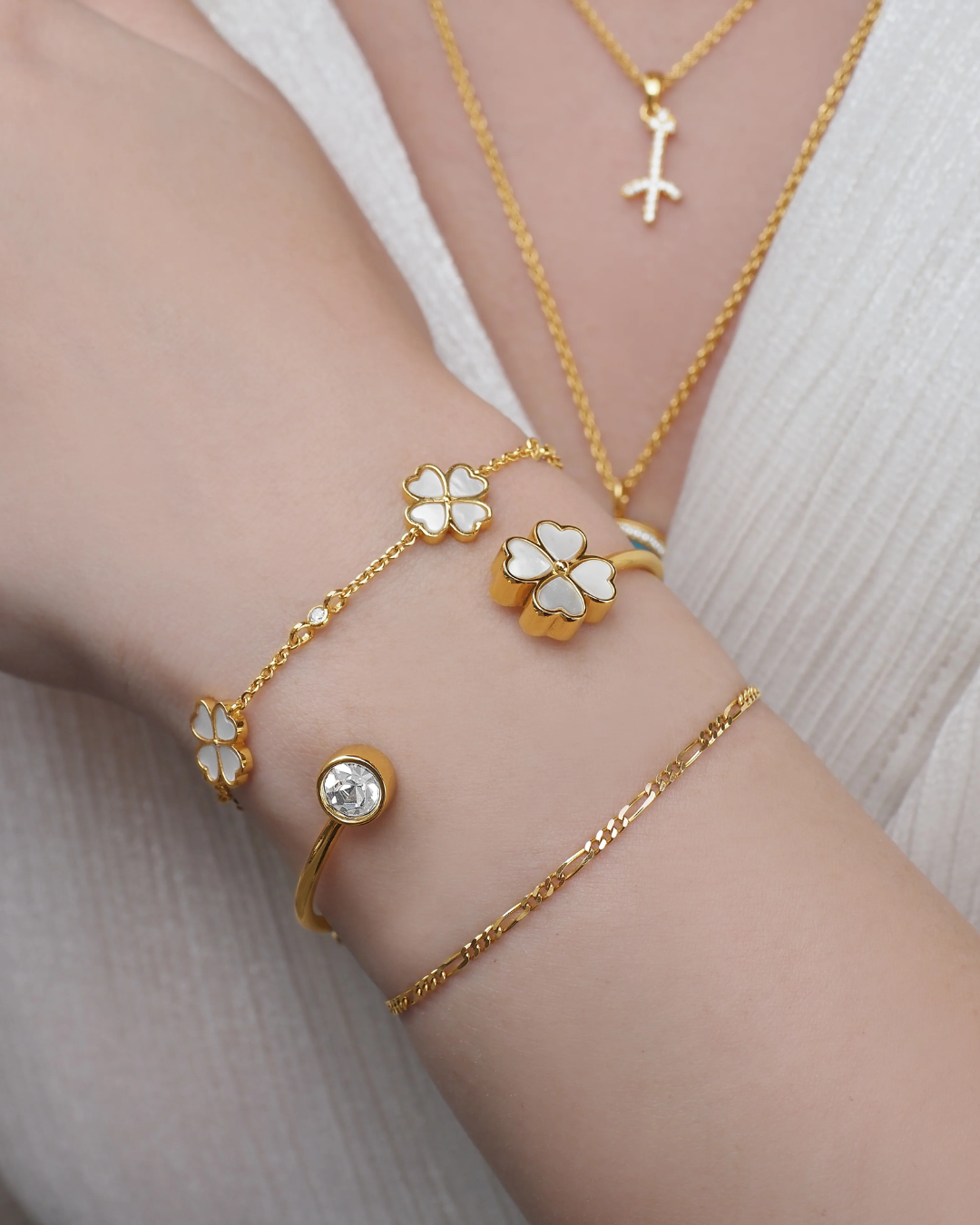Lucky Bloom Kleeblatt Perlen Gold Kettenarmband | Shop Nory