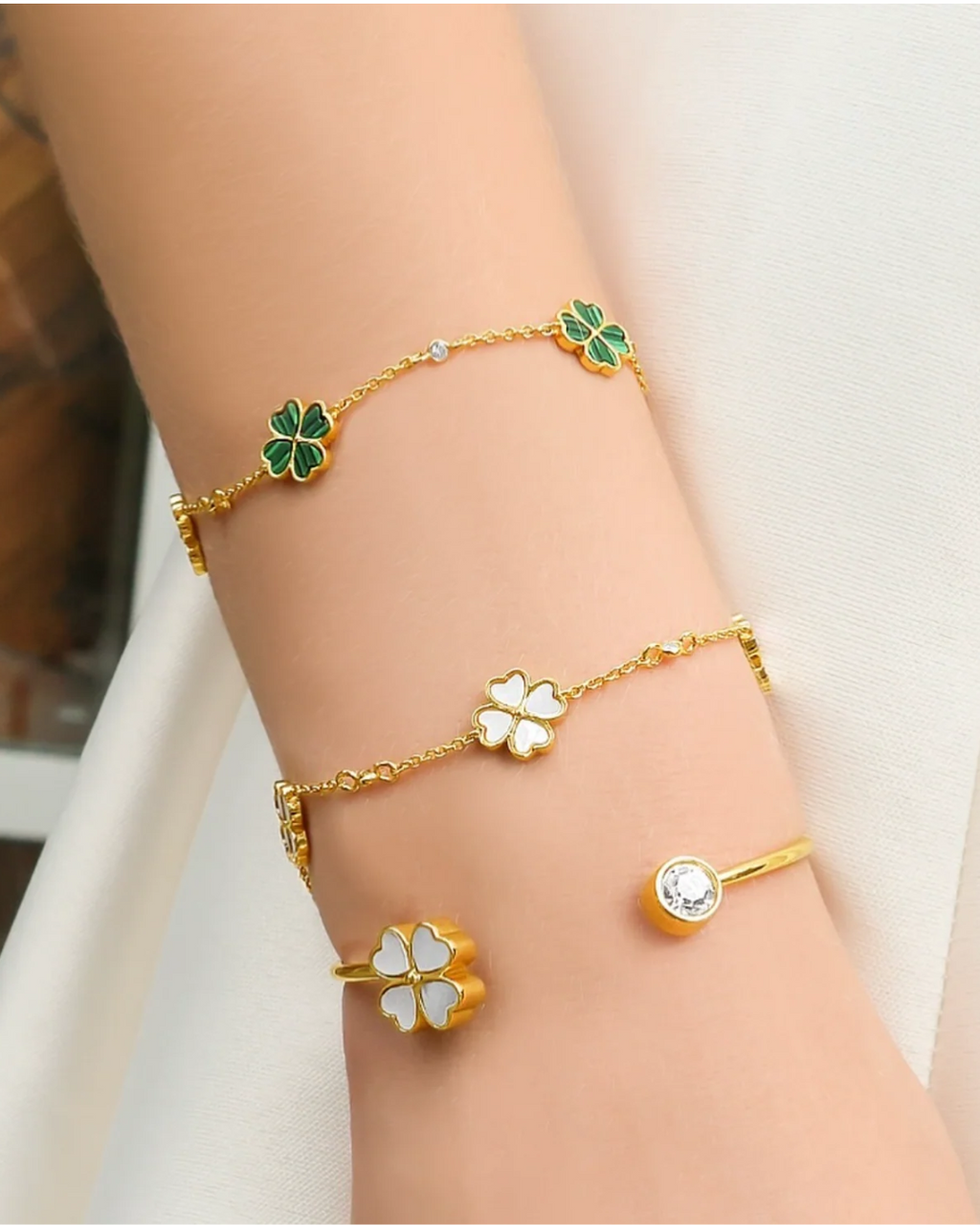 Lucky Bloom Kleeblatt Perlen Gold Kettenarmband | Shop Nory