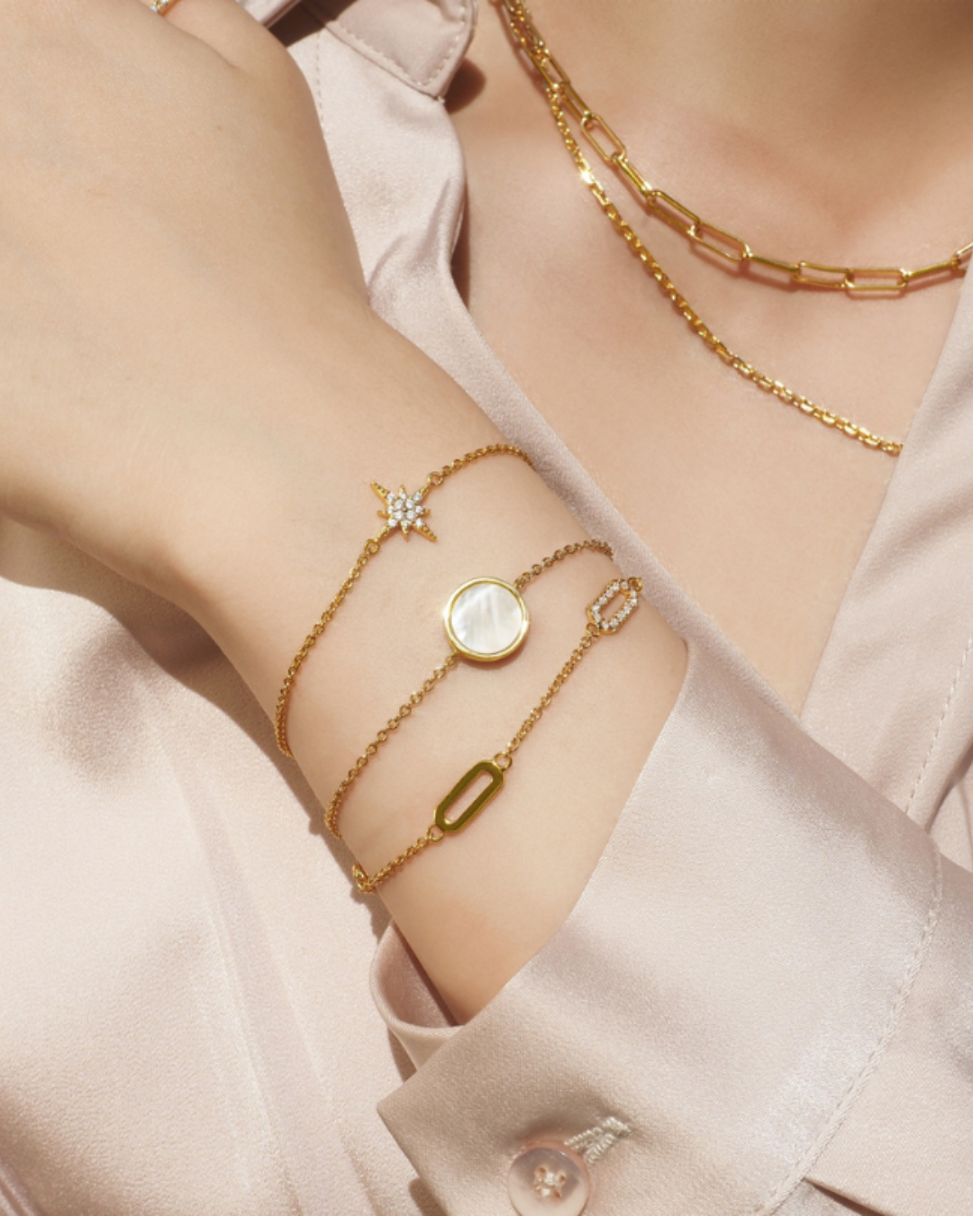 Stone Magic Coin Pearl Gold Charm Armband | Shop Nory