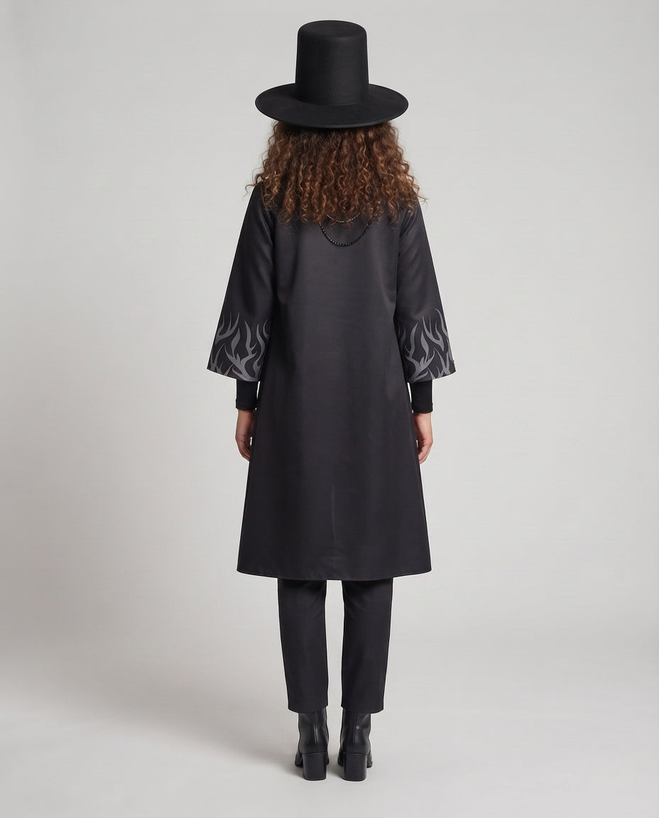Damen kostümset mit kunstvollem Umhang und stilvollen Accessoires Shop Nory
