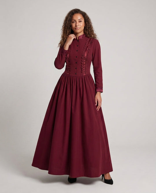 Frauen Elegantes Historisches Kleid mit Detaillierter Floraler Stickerei Shop Nory