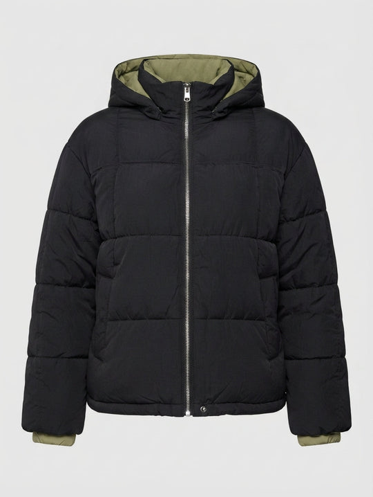 Damen kurze gepolsterte Stadt-Pufferjacke mit kontrastierendem Innenbesatz, Kapuze und isolierender Klimadämmung