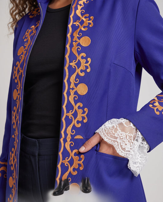 Damen Hochwertiger Kostüm-Mantel mit elegantem Saum und goldenen Verzierungen Shop Nory