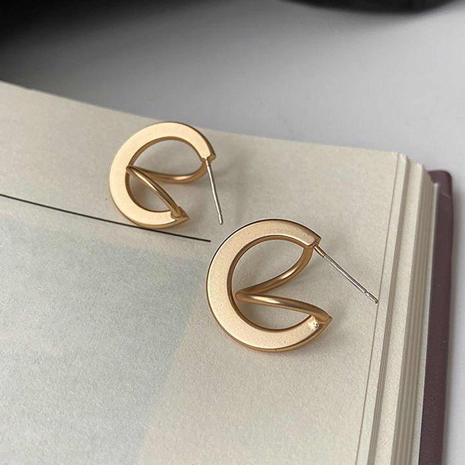 Spiral Abstract Hoop Ohrringe | Shop Nory