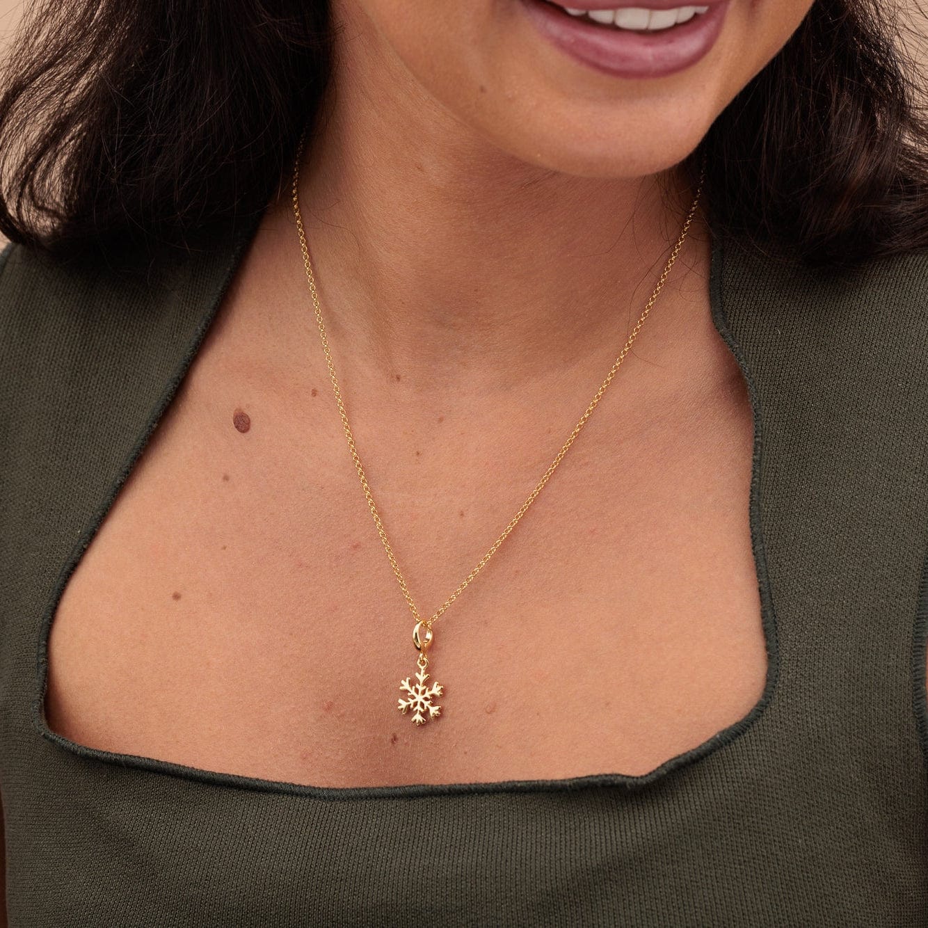 Gold Schneeflocken Charm Halskette | Shop Nory