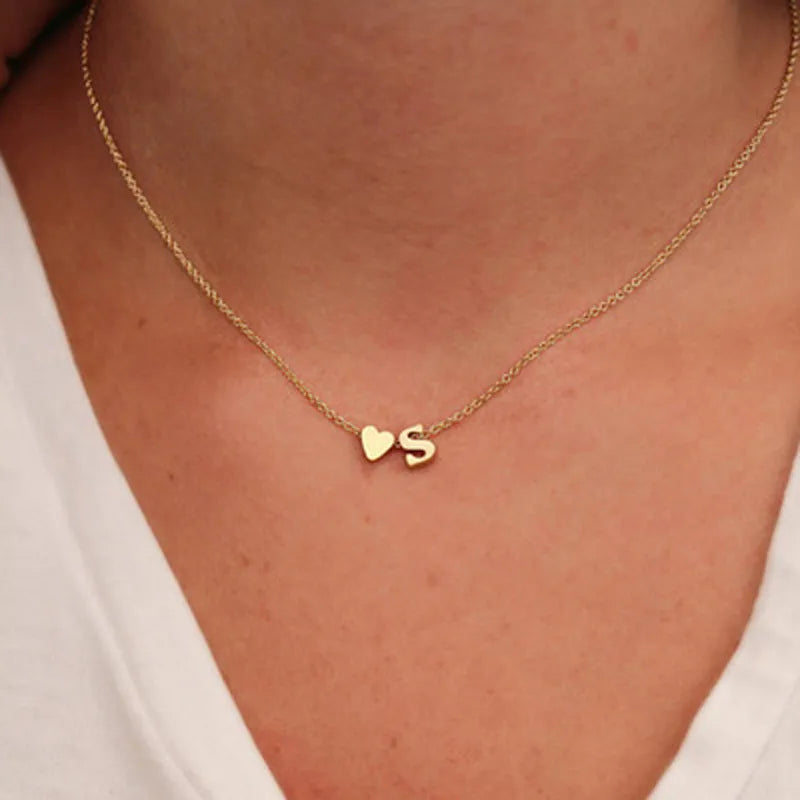 Tiny Heart Zarte Initialen Halskette | Shop Nory