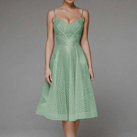 Elegantes Kleid Mit Offenem Rücken