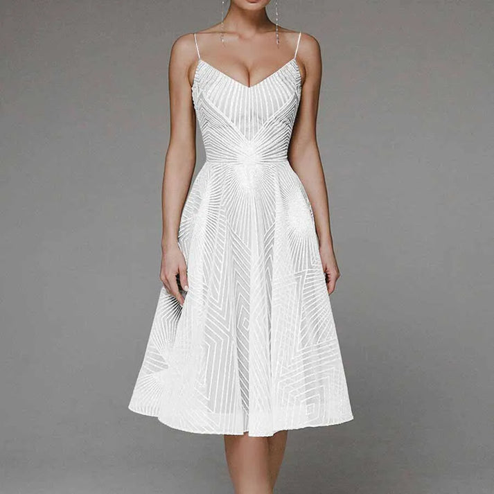 Elegantes Kleid Mit Offenem Rücken
