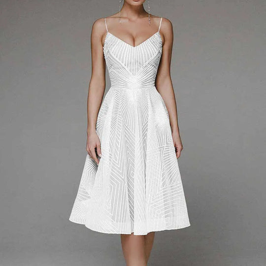 Elegantes Kleid Mit Offenem Rücken