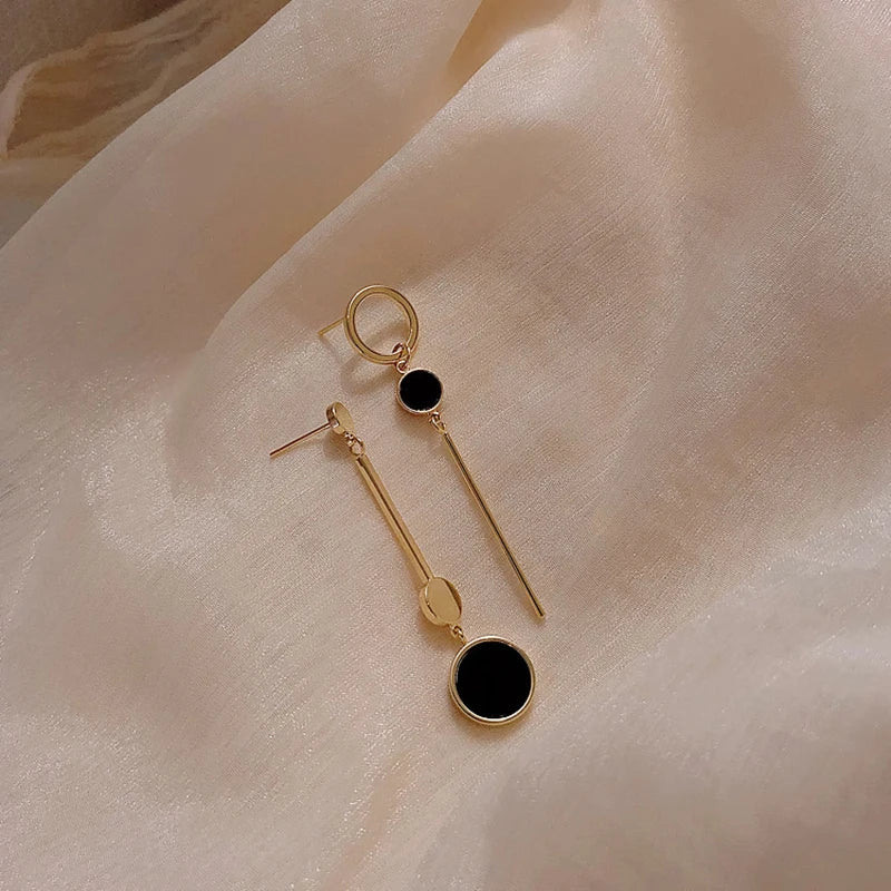 Asymmetrisches Design Lange Tropfenohrringe | Shop Nory