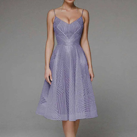 Elegantes Kleid Mit Offenem Rücken