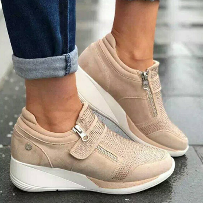 Sneaker mit Keilabsatz