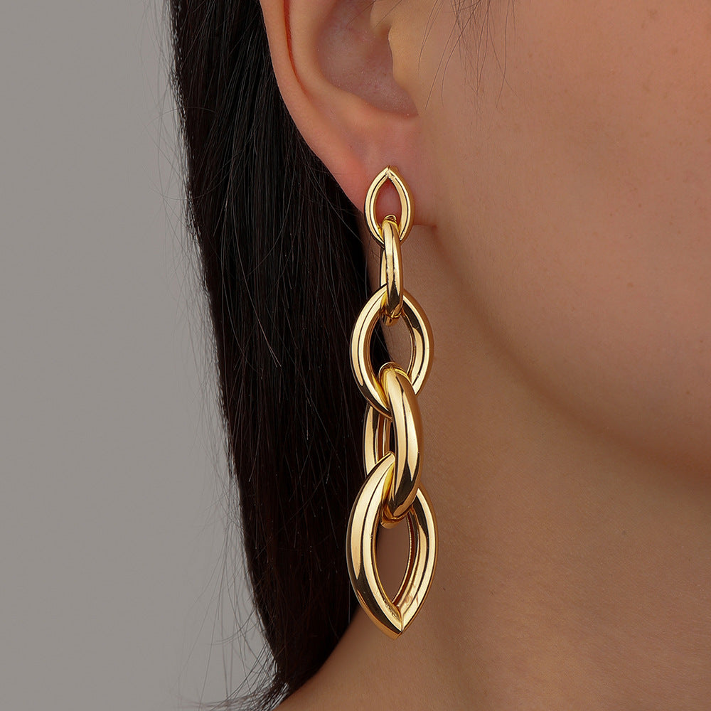 Damen Silber Gold beschichtete ovale 4-stufige Ausgeschnittene Kettenring hängende Ohrringe | Shop Nory