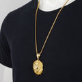 Unisex vergoldetes haariges Löwenkopf Medusa-Anhänger & Kette | Shop Nory