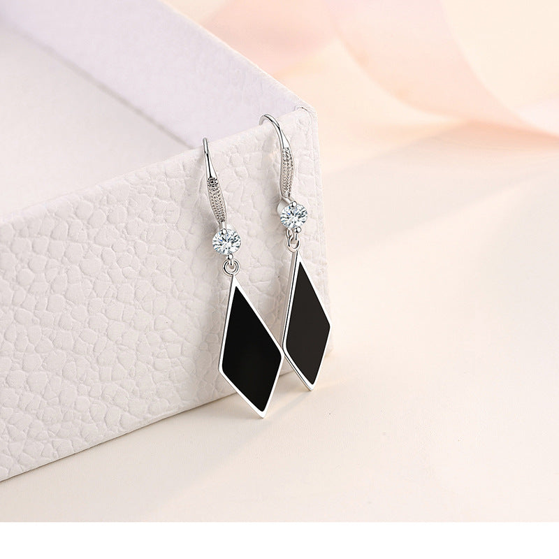Damen Sterlingsilber Schwarze Emaille Dreieck Echte Kristall Haken Ohrhänger | Shop Nory