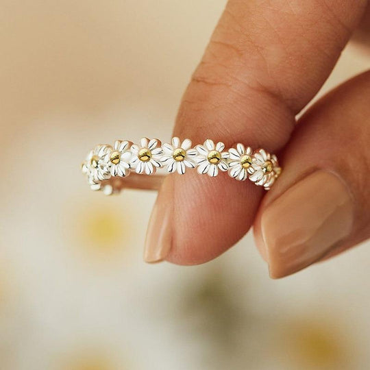 Verstellbarer Silber- und handbemalter Emaille Gänseblümchenring | Shop Nory