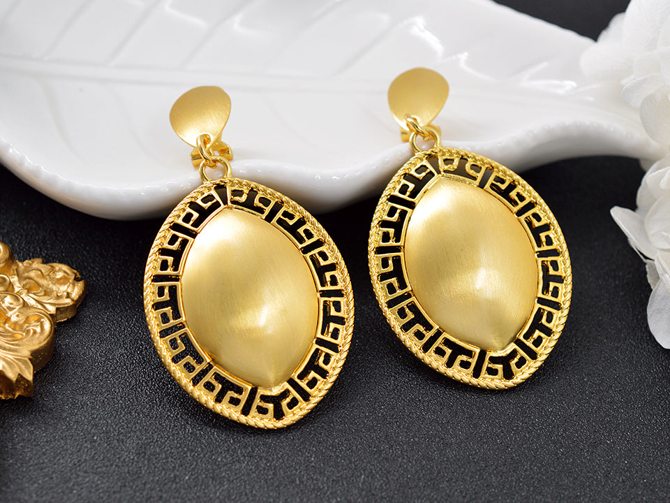 Damen Elegantes Goldgefülltes Rechteckiges Große Wand Ausschnitt Glattes Anhänger & Ohrringe Set | Shop Nory