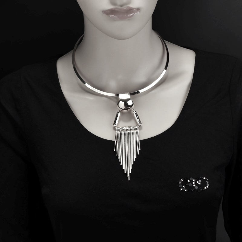 Damen Silber Bold Ring Statement Streifen Dreieck Quaste Anhänger Choker Halskette | Shop Nory