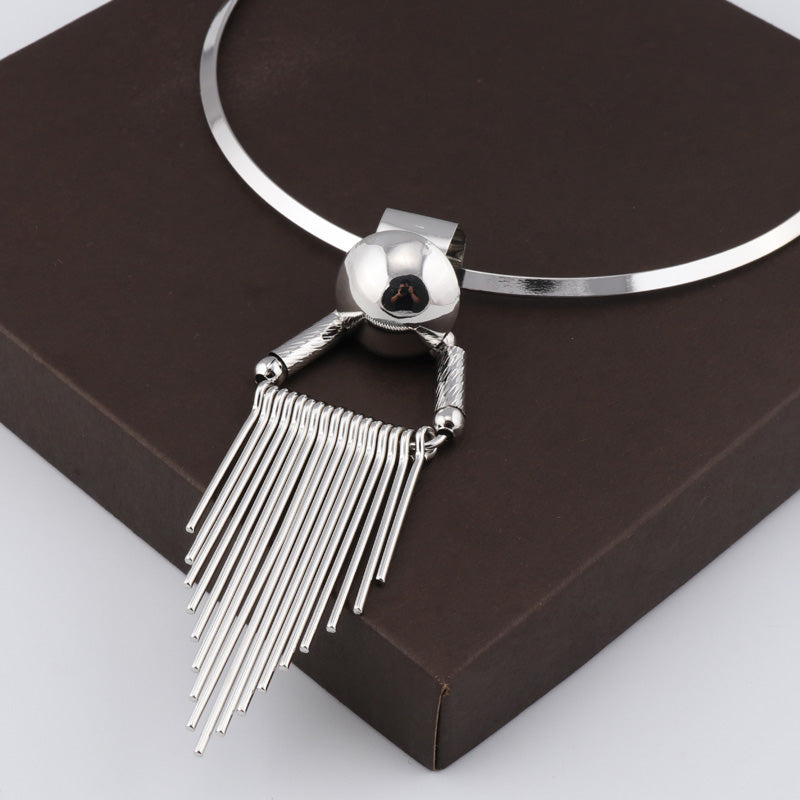 Damen Silber Bold Ring Statement Streifen Dreieck Quaste Anhänger Choker Halskette | Shop Nory