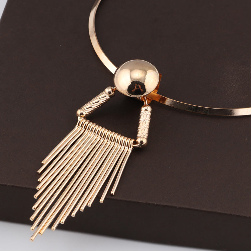 Damen Gold Bold Ring Statement Streifen Triangle Quaste Anhänger Choker Halskette | Shop Nory