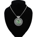 Damen Silber Bohemian Tibetisch Ethnisch Kette Rund Graviert Grüner Kristall Anhänger | Shop Nory