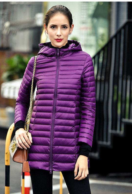 Lange Daunenjacke mit Kapuze "Praktische Leichtigkeit"