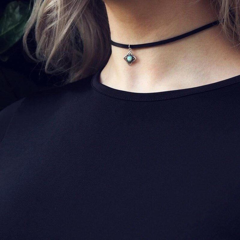 Petal Mondstein Samt Gürtel Kragen Halskette | Shop Nory