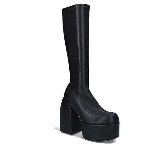 Kniestiefel mit hohem Absatz: Damenmode 2024