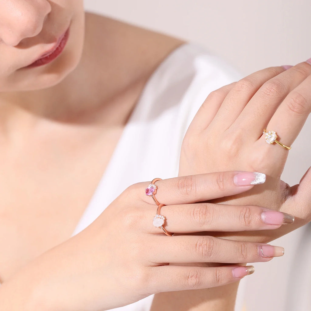 Roségold-Mondsteinring mit klaren Zirkonia, angeordnet in einem Halbkreis, Ehering für Frauen | Shop Nory