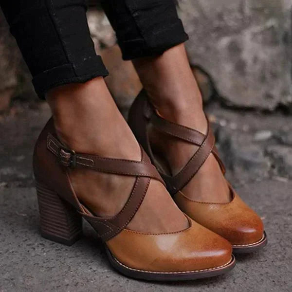 Fersen - Geschlossene Zehen - Blockabsatz - Ledersandalen - Damensandalen
