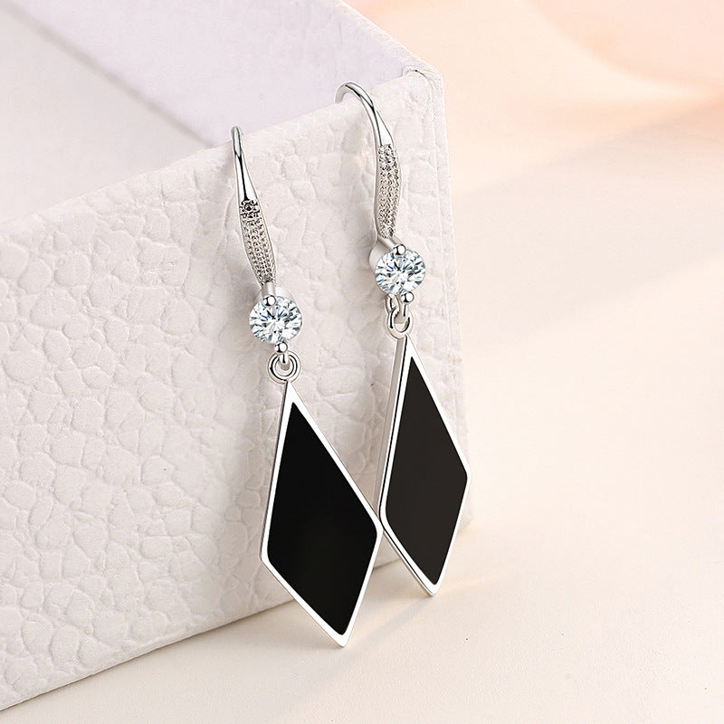Damen Sterlingsilber Schwarze Emaille Dreieck Echte Kristall Haken Ohrhänger | Shop Nory