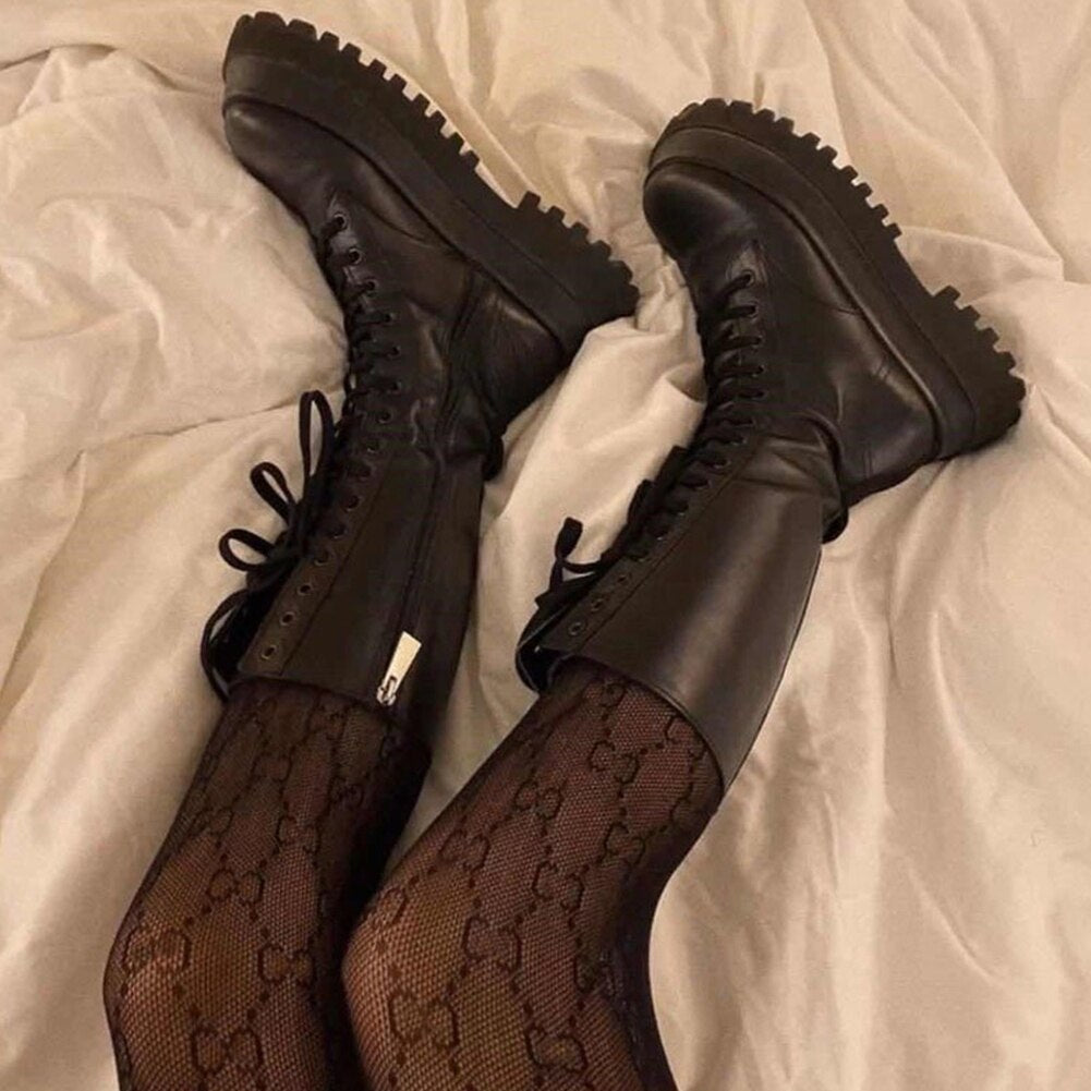 Hohe Stiefel Damen Schwarz mit Schnürung Tracksohle