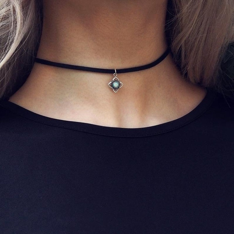 Petal Mondstein Samt Gürtel Kragen Halskette | Shop Nory