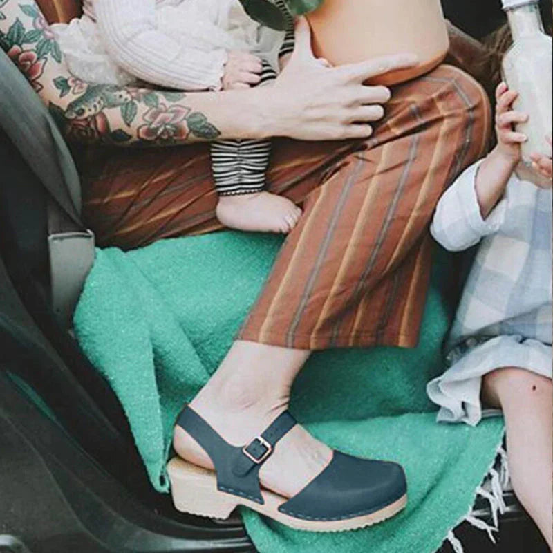 orthopädische braune keilsandaletten