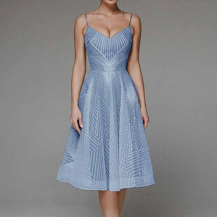 Elegantes Kleid Mit Offenem Rücken