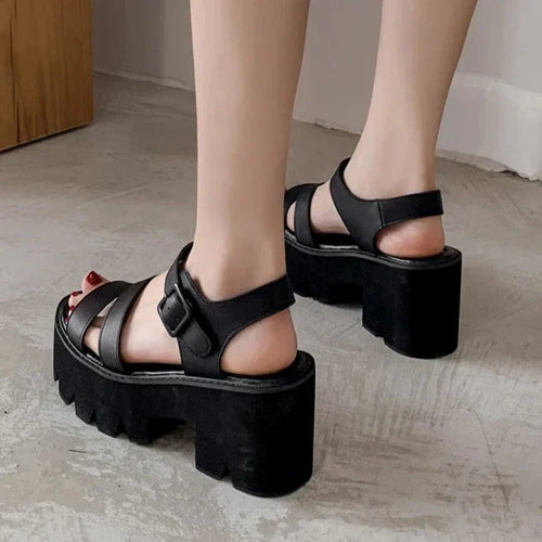Schwarze Plattform Chunky Sandalen