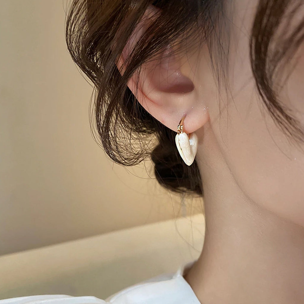 Leichte Luxus Liebe Stud Ohrringe | Shop Nory