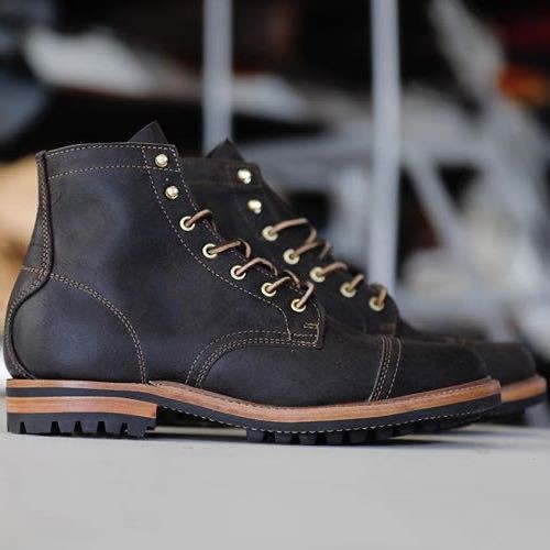 Stiefeletten - Lederlook mit Schnürung und Metallkappe