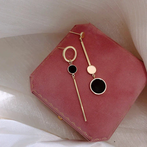 Asymmetrisches Design Lange Tropfenohrringe | Shop Nory