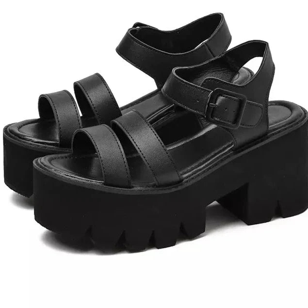 Schwarze Plattform Chunky Sandalen