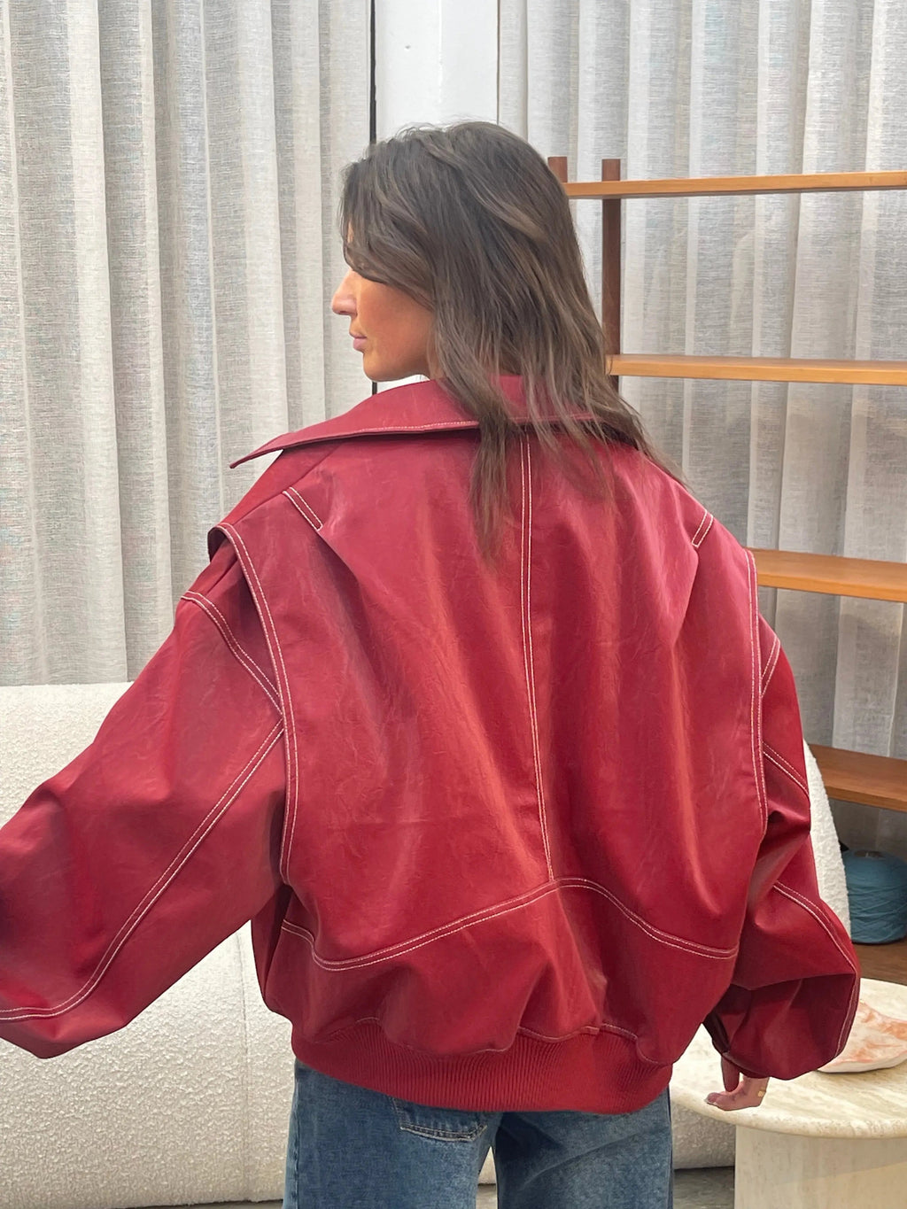 Burgundisch Zip up Jacke in Übergröße mit Kontrastnähten