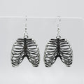 Große Gothische Silber Rib Cage Charm Ohrringe | Shop Nory