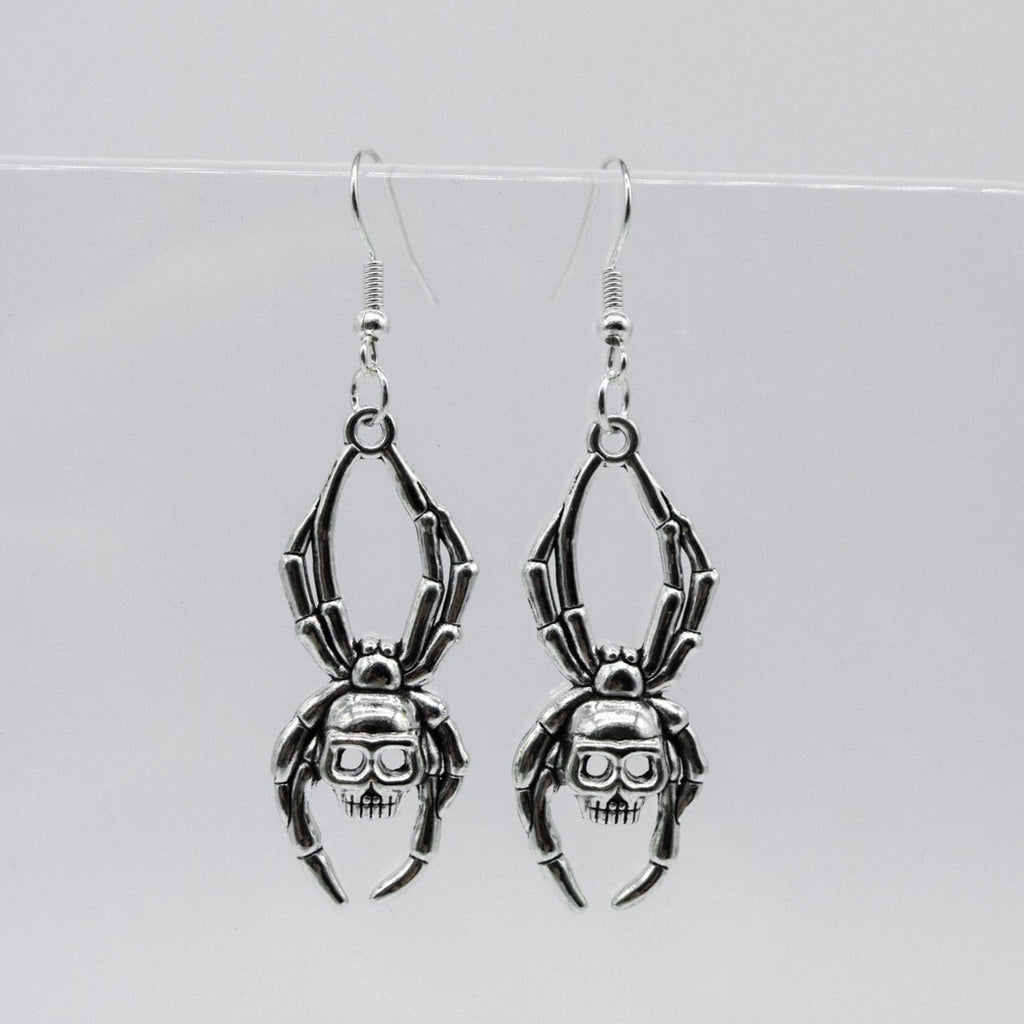 Silberne Gothic Spider Skull Charm Ohrringe | Shop Nory